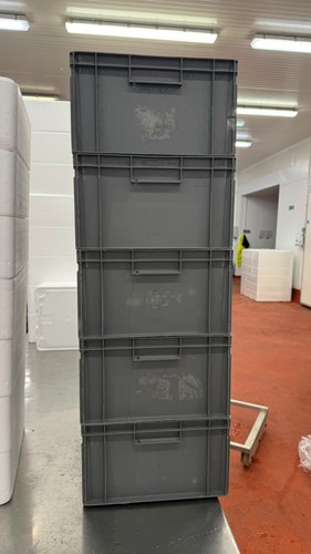 Plastic crates boxes - plastic, crates/