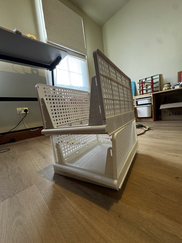 Stackable and foldable - stackable,